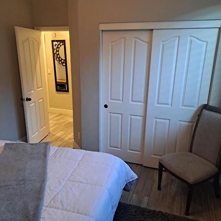 רוזוויל In Law Unit, 2 Bedroom Suite מראה חיצוני תמונה