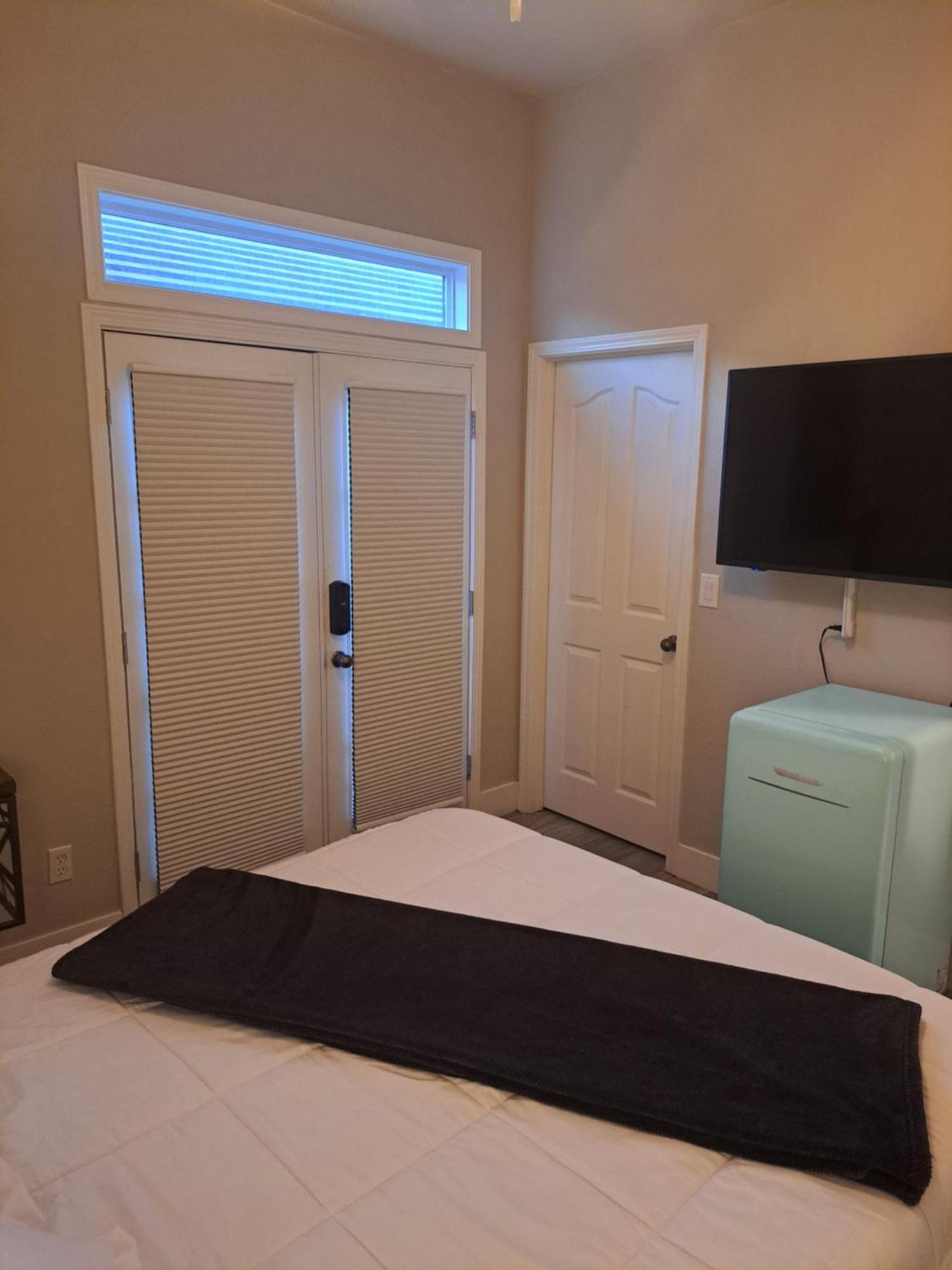 רוזוויל In Law Unit, 2 Bedroom Suite מראה חיצוני תמונה