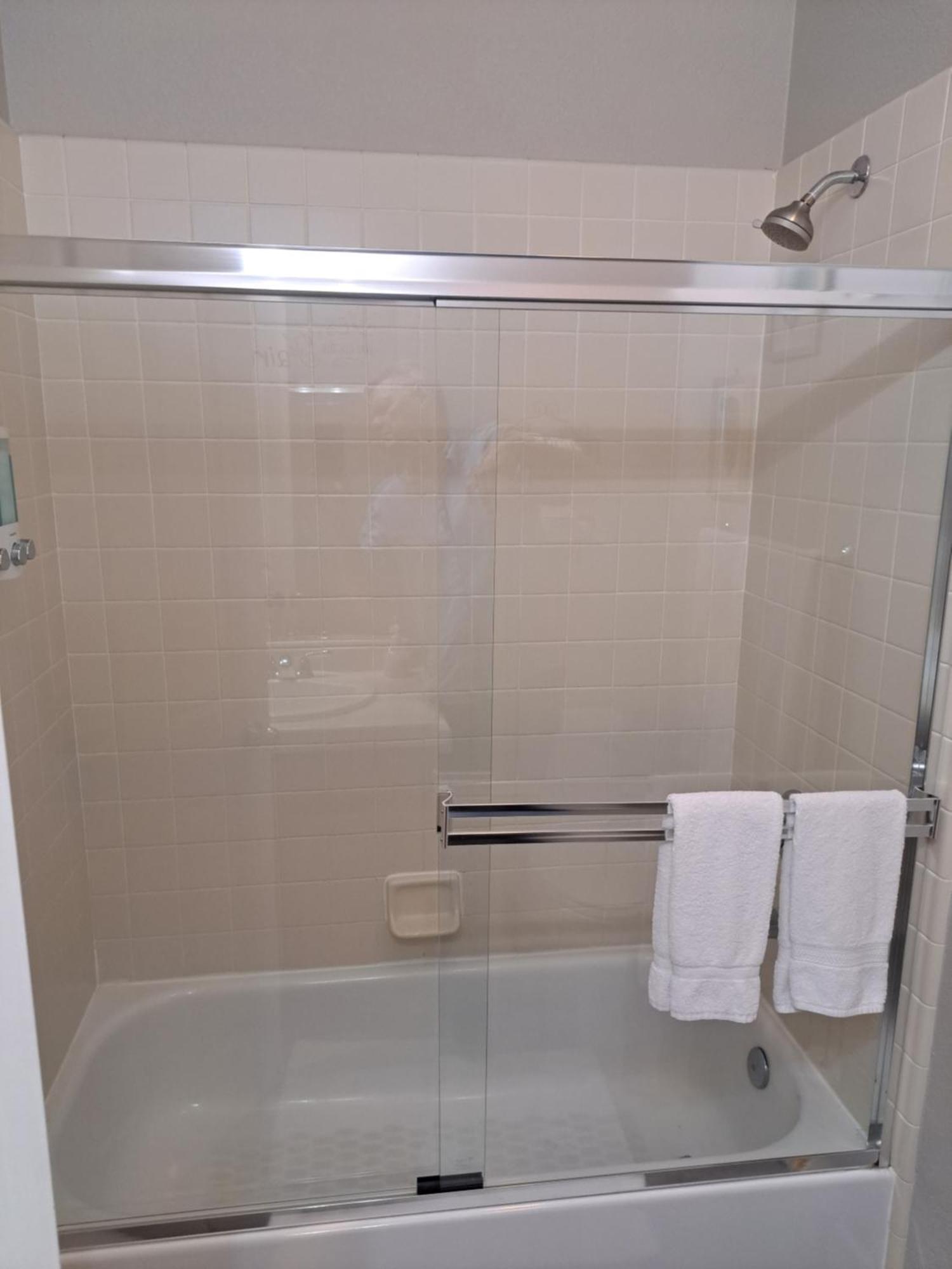 רוזוויל In Law Unit, 2 Bedroom Suite מראה חיצוני תמונה