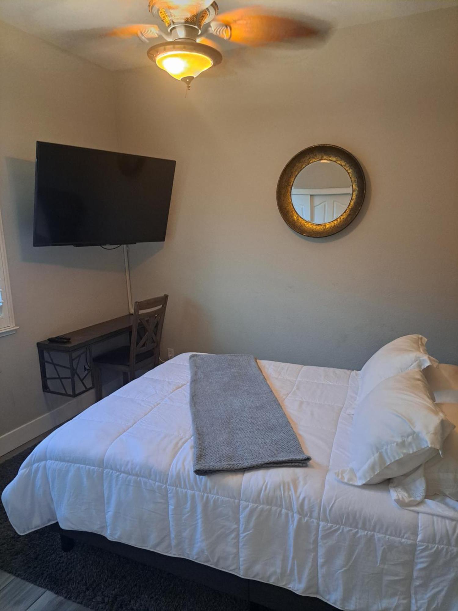 רוזוויל In Law Unit, 2 Bedroom Suite מראה חיצוני תמונה