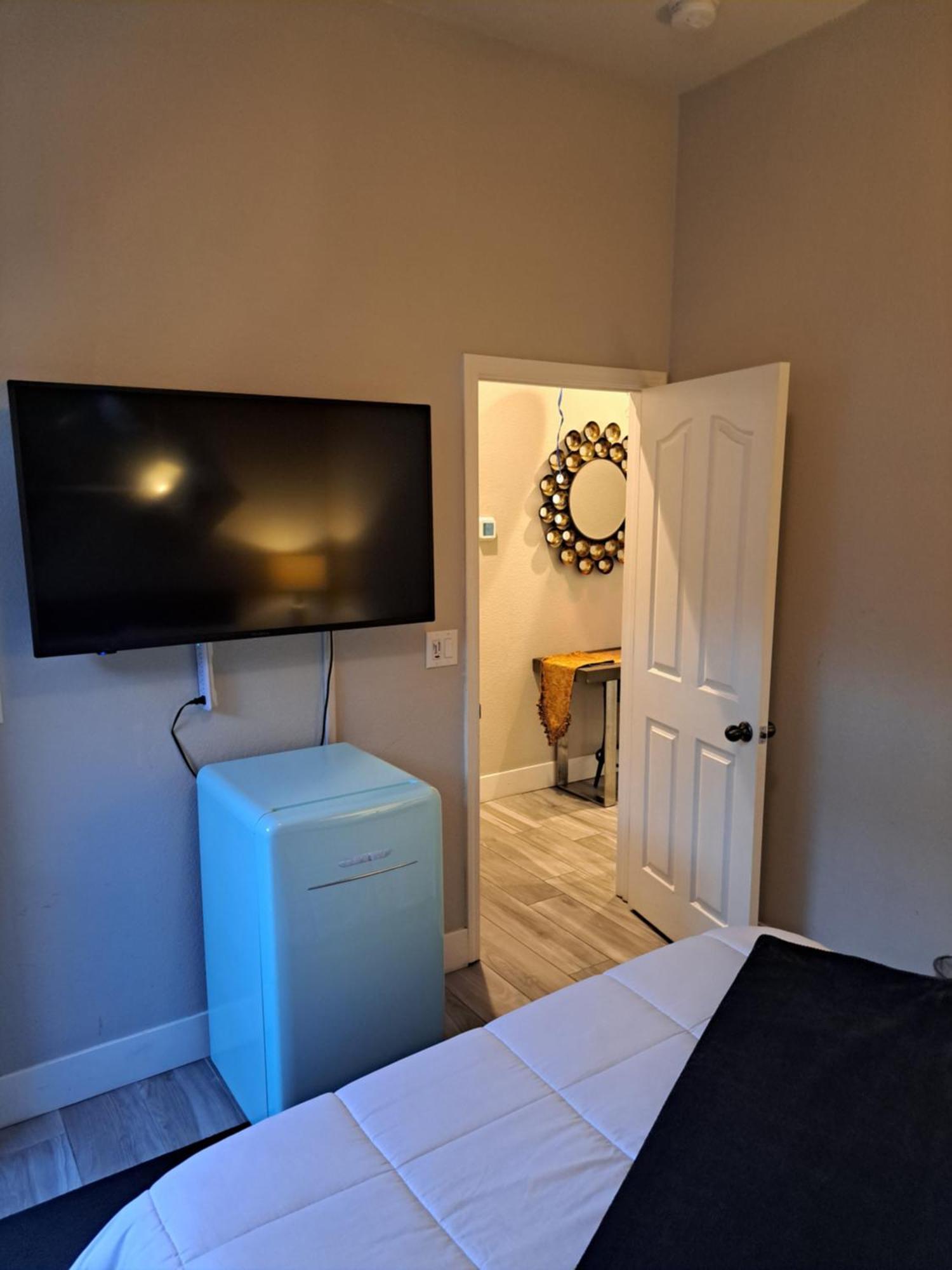 רוזוויל In Law Unit, 2 Bedroom Suite מראה חיצוני תמונה